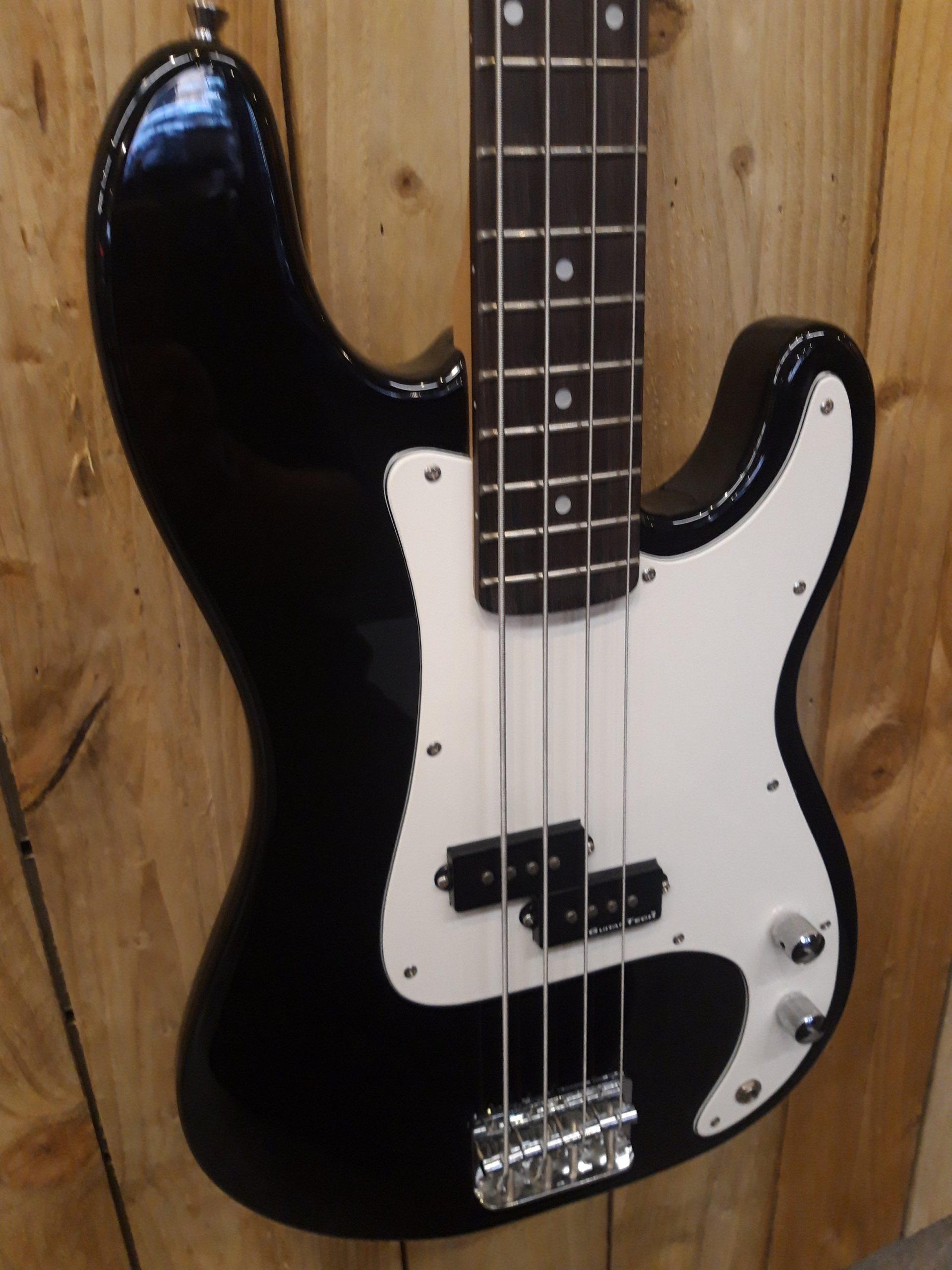 Encore E4 Blaster Bass in Black Finish